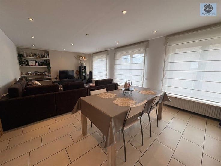 COMMERCIAL HOUSE AND APARTMENT WITH 5 BEDROOMS