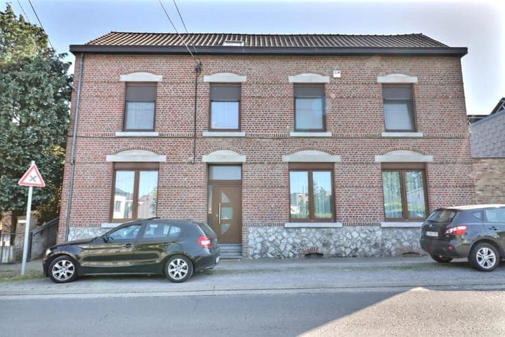 Sale - House Fontaine-l'Evêque - 299,000 €