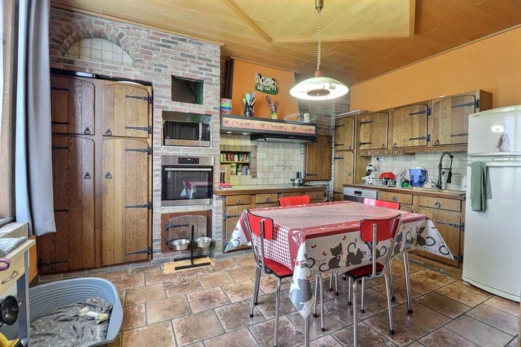 Sale - House Fontaine-l'Evêque - 299,000 €