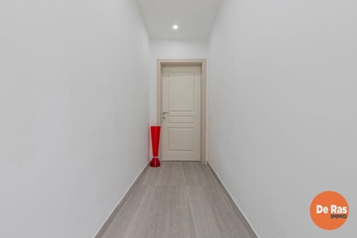 GRIMBERGEN-Gerenoveerde woning zonder tuin/koer aan de vaart