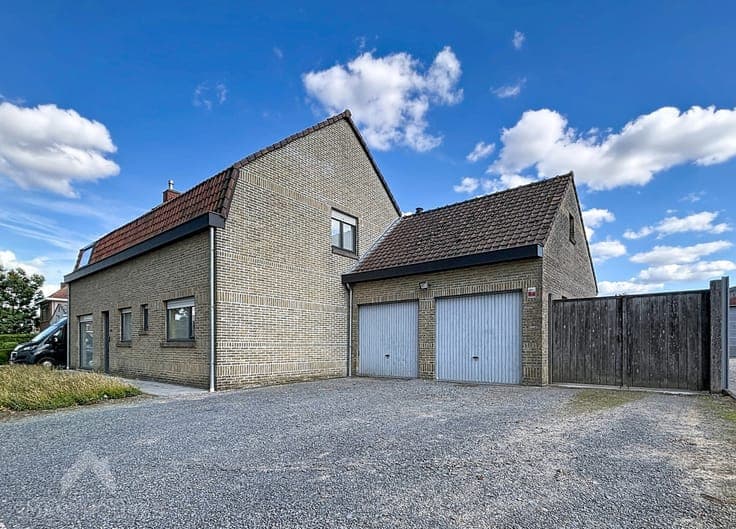 Spacious energy-efficient semi-detached house with 3 bedroom
