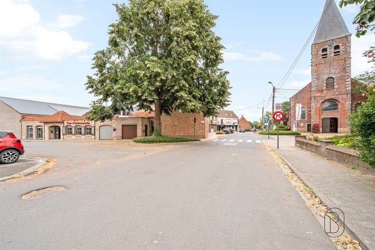 Commercial property with numerous business opportunities