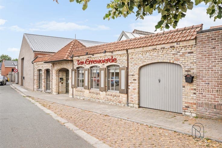 Commercial property with numerous business opportunities
