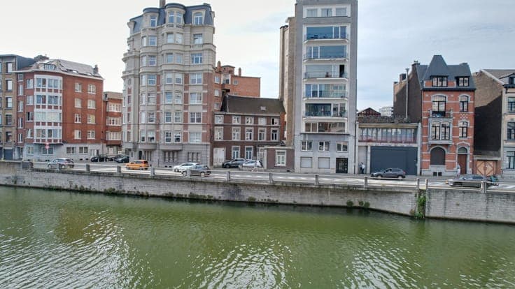 Building with 6 apartments on the docks