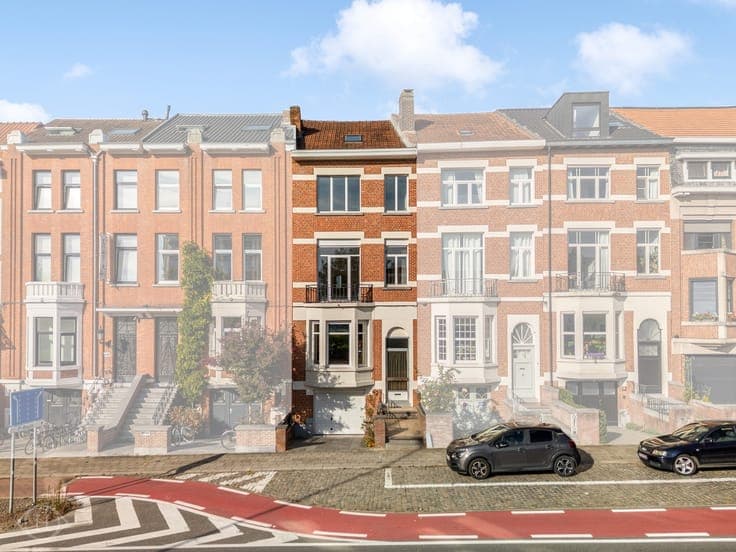 Statig herenhuis met parking en stadstuin aan Leuvense ring!