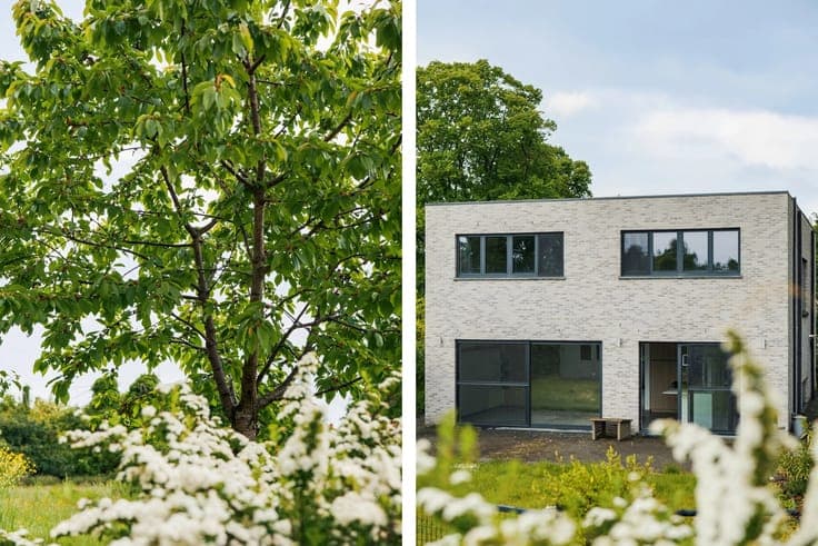 Contemporary villa on 17 acres