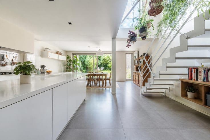 Franz Merjay - Elegant bright family home with garden