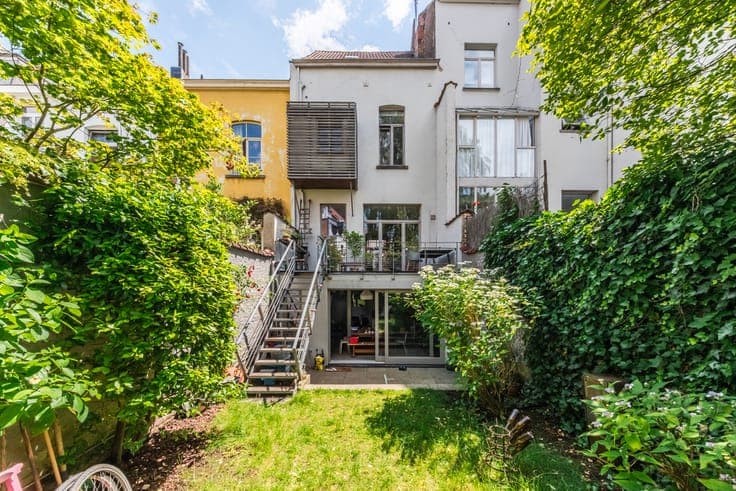 Franz Merjay - Elegant bright family home with garden