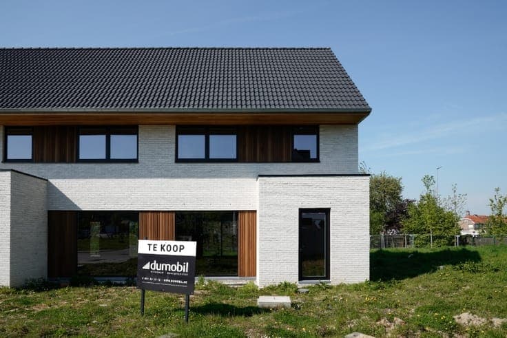 Halfopen nieuwbouw in doodlopende straat