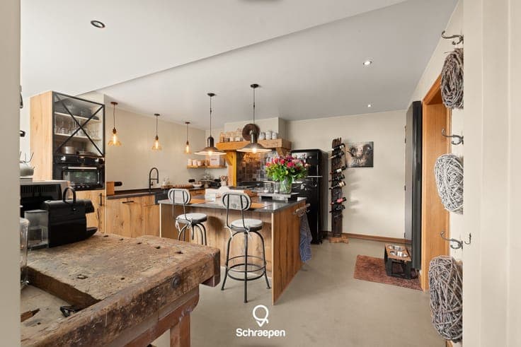 Instapklare woning met garage/opbergruimte van 120 m² op ...