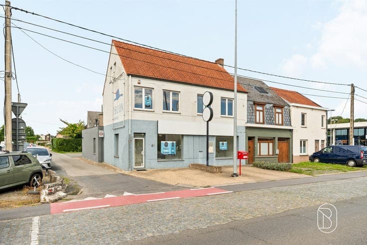 Topgelegen commercieel pand met parking