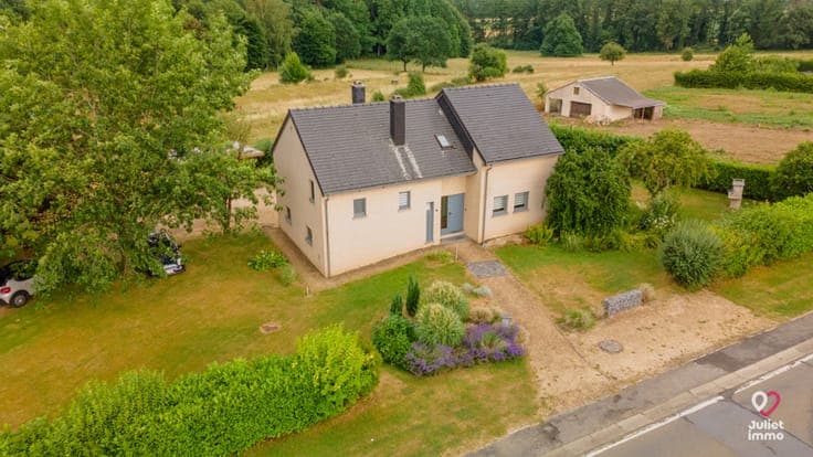 Belle villa 4 façades sur un magnifique terrain de 24 ares !