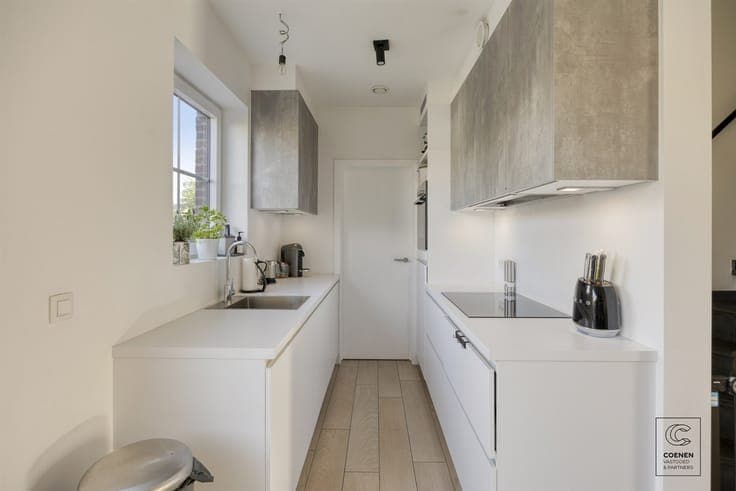 Newly built house (2023) with 5 bedrooms on prime location i