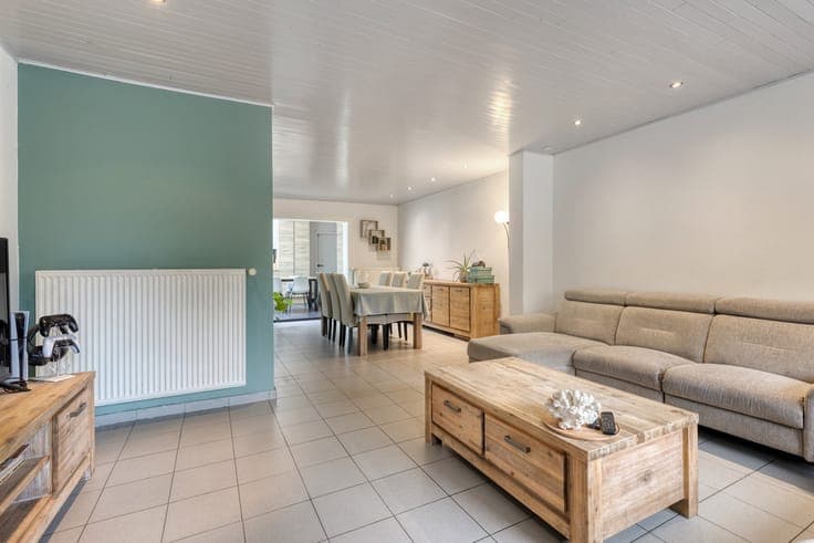 ZEDELGEM: RUIME GEZINSWONING MET 5 SLPKS, GARAGE & TUIN