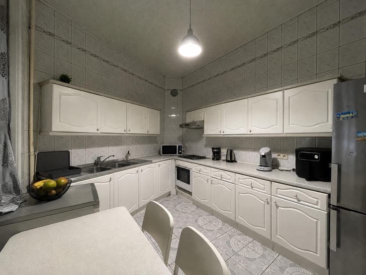 MIXED-USE BUILDING 210M² - 5 BEDROOMS - IDEAL INVESTMENT!
