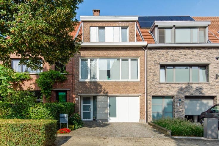 Ruime bel-etagewoning met vier slaapkamers op uitstekende...