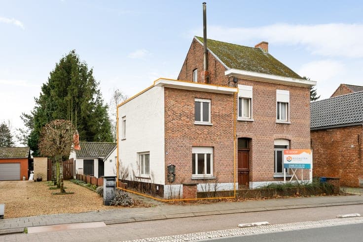 Te renoveren woning met 2 slpkrs te Beerzel