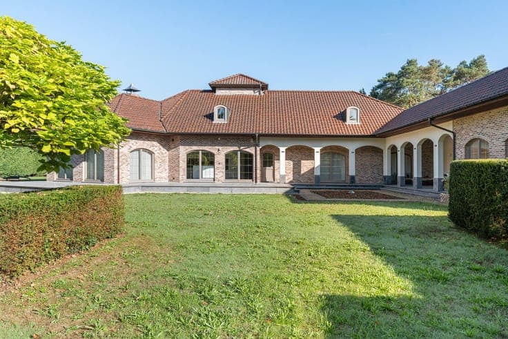 residential villa on 3490 m² for sale in Lichtaart