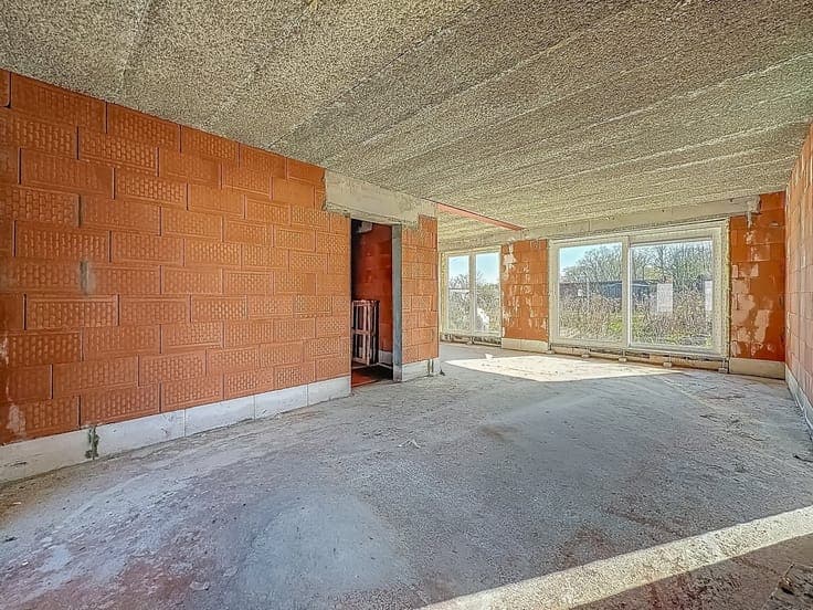 3 SUPERBES MAISONS EN GROS OEUVRE FERME