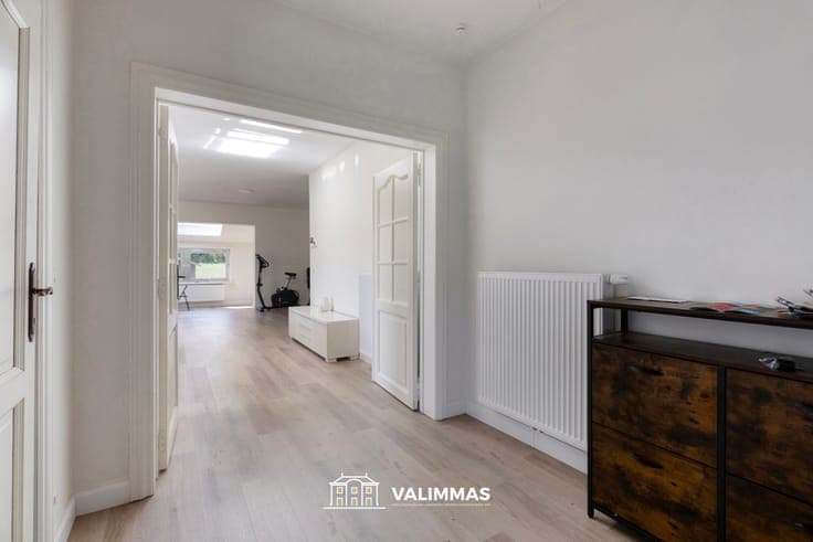 Villa-bungalow op 13 are, met mooie tuin & dubbele garage...