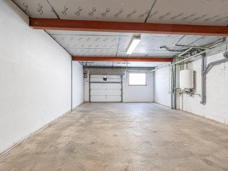Warehouse with two residential units for sale in Marche