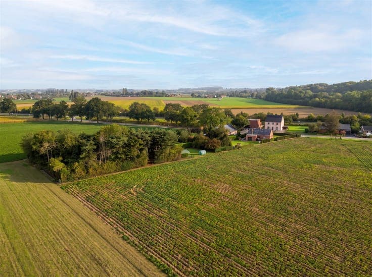 An open-concept home with a stunning view in Mullem!