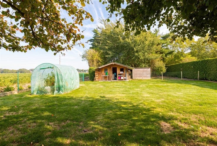 An open-concept home with a stunning view in Mullem!