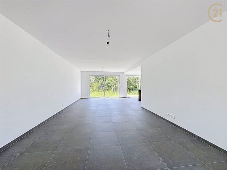 Maison 3 façades avec garage proche du bord de Meuse