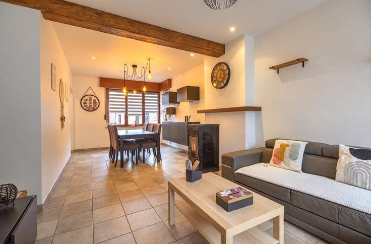 Maison 3 chambres en bon état comprenant jardin et garage