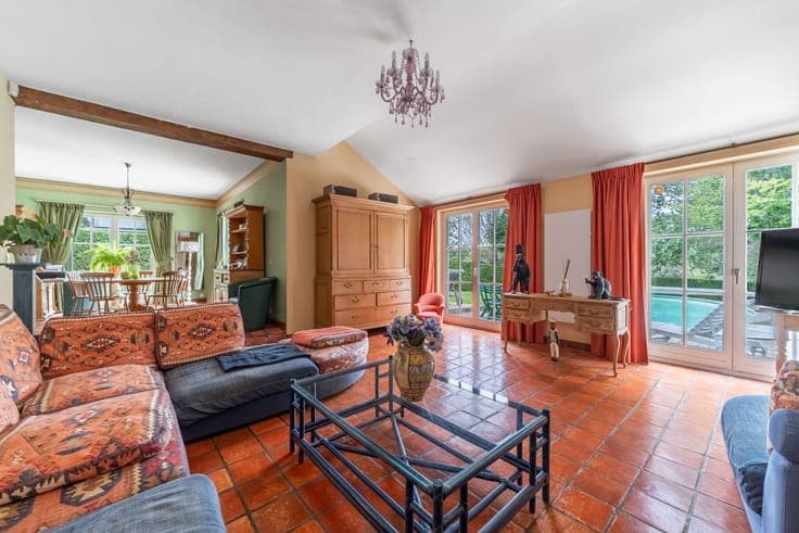 COUTURE-ST-GERMAIN: BEAUTIFUL 4BR/2BR VILLA, GREAT POTENTIAL