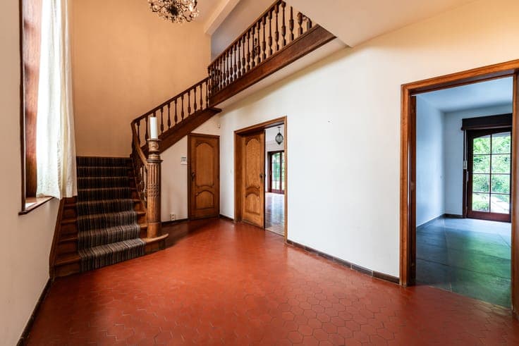 Baron d'Huart neighborhood, 3 façade house (4 bed / 2 bath)