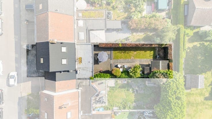 Renovated family home with 2 bathrooms, garden and garage