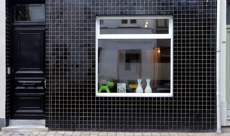 Studentenhuis met 3 koten met eigen badkamer en keuken.