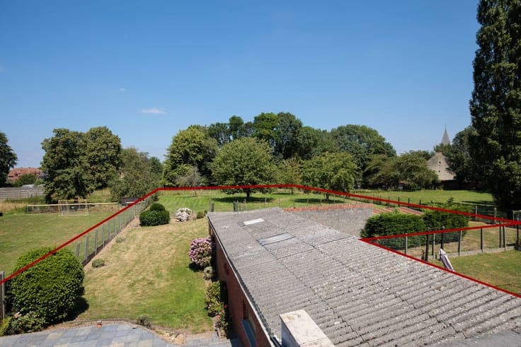 Ruime gezinswoning met grote tuin