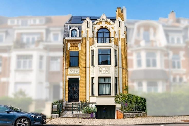 Schaerbeek - Elegant Beaux-Arts-style house with Art Deco in