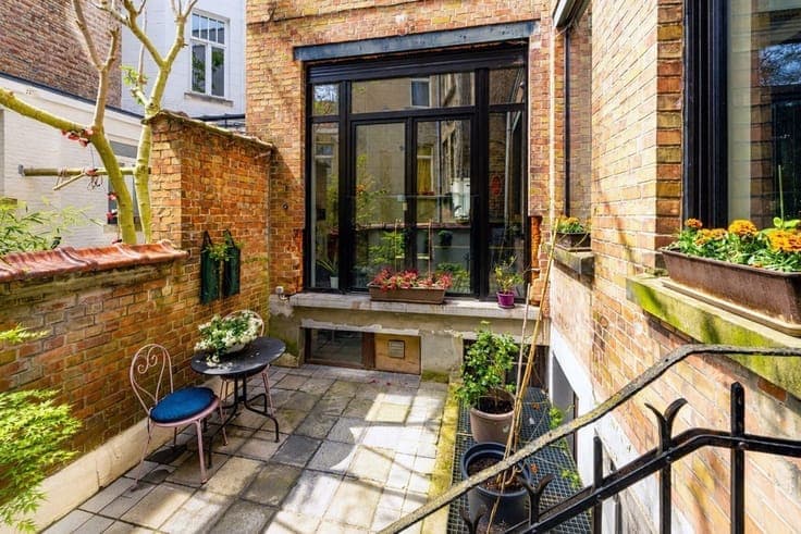 Schaerbeek - Elegant Beaux-Arts-style house with Art Deco in
