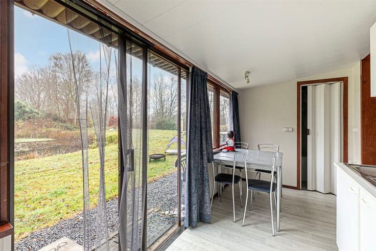 Chalet and mobile home on a 26a38ca plot.