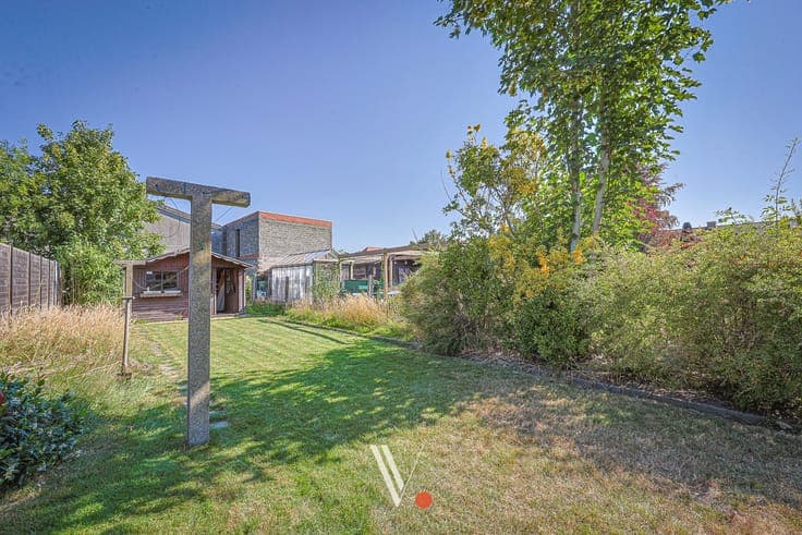 Rustig gelegen renovatiewoning met garage