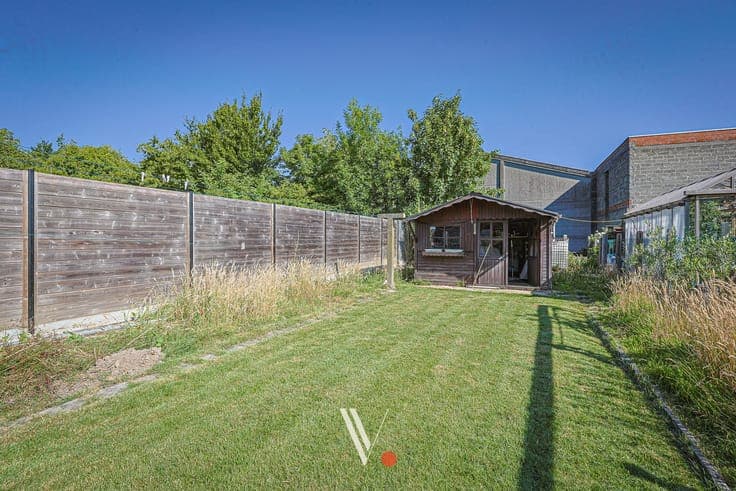 Rustig gelegen renovatiewoning met garage