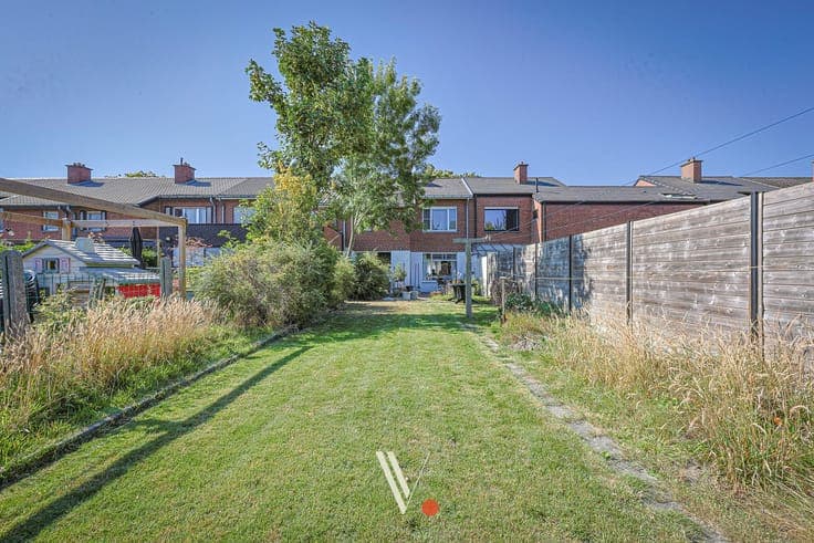 Rustig gelegen renovatiewoning met garage
