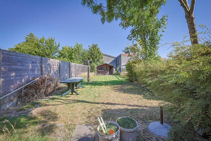 Rustig gelegen renovatiewoning met garage