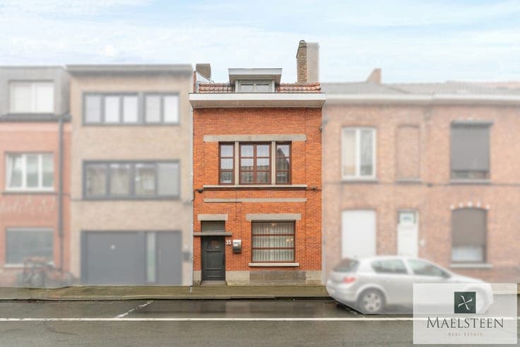 To be renovated house, 4 bedrooms, in Assebroek Bruges