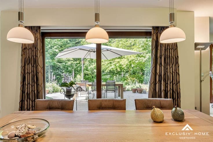 Contemporary villa in the exclusive residential area of Bois