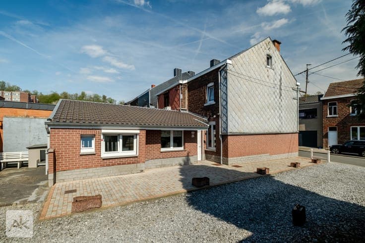 2-bedroom family home with building plot