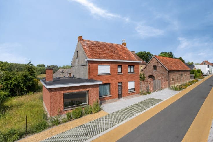 Karaktervolle woning met voormalige schuur en adembenemen...