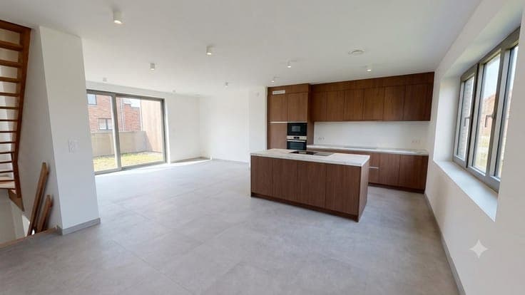 Erg grote nieuwbouw woning mogelijkheid voor praktijkruim...