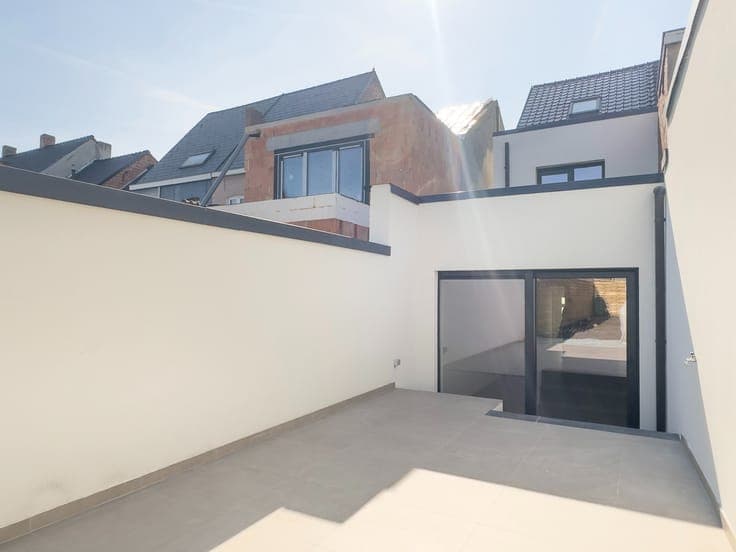 Instapklare woning met tuin op toplocatie te Wetteren!