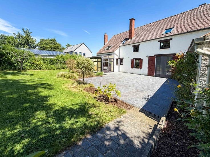 Spacieuse fermette villageoise 5 ch. avec superbe jardin