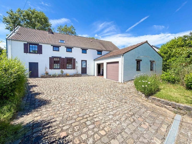 Spacieuse fermette villageoise 5 ch. avec superbe jardin