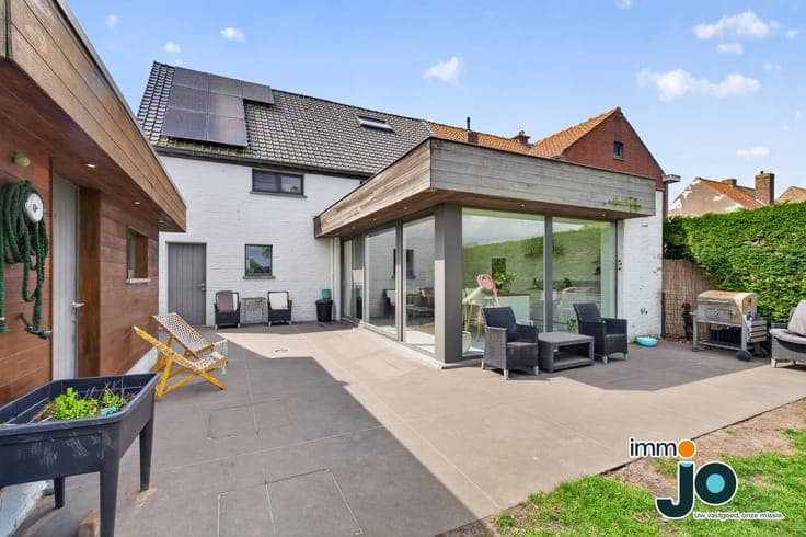 A modern semi-detached house between Gistel and Koekelare...